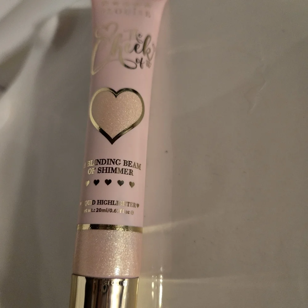 P.Louise The Cheek Of It Liquid Highlighter In Treasure Trove